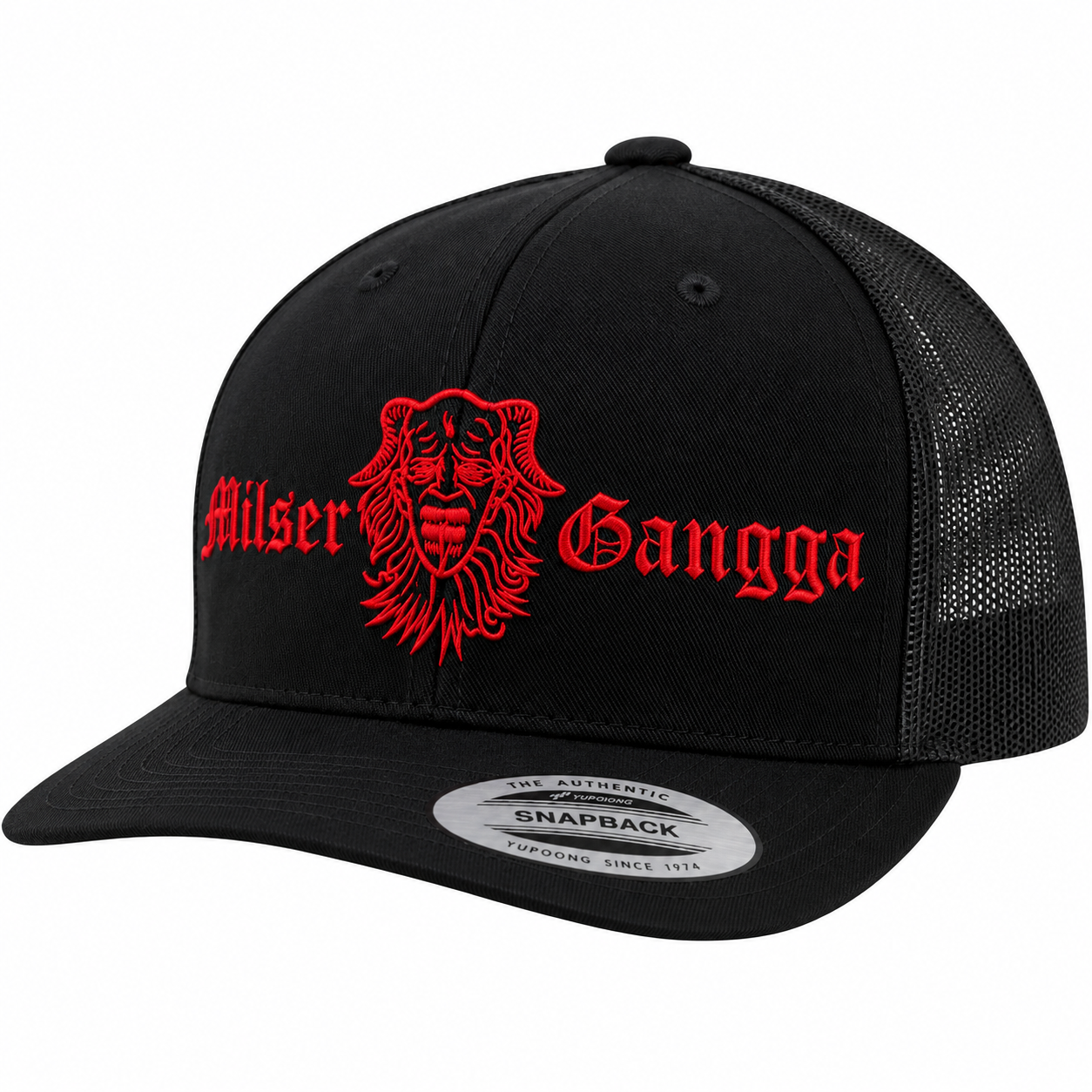 Basecap mit Netz Milser Gangga in Schwarz mit rot gesticktem Gangga-Logo, Schrägansicht